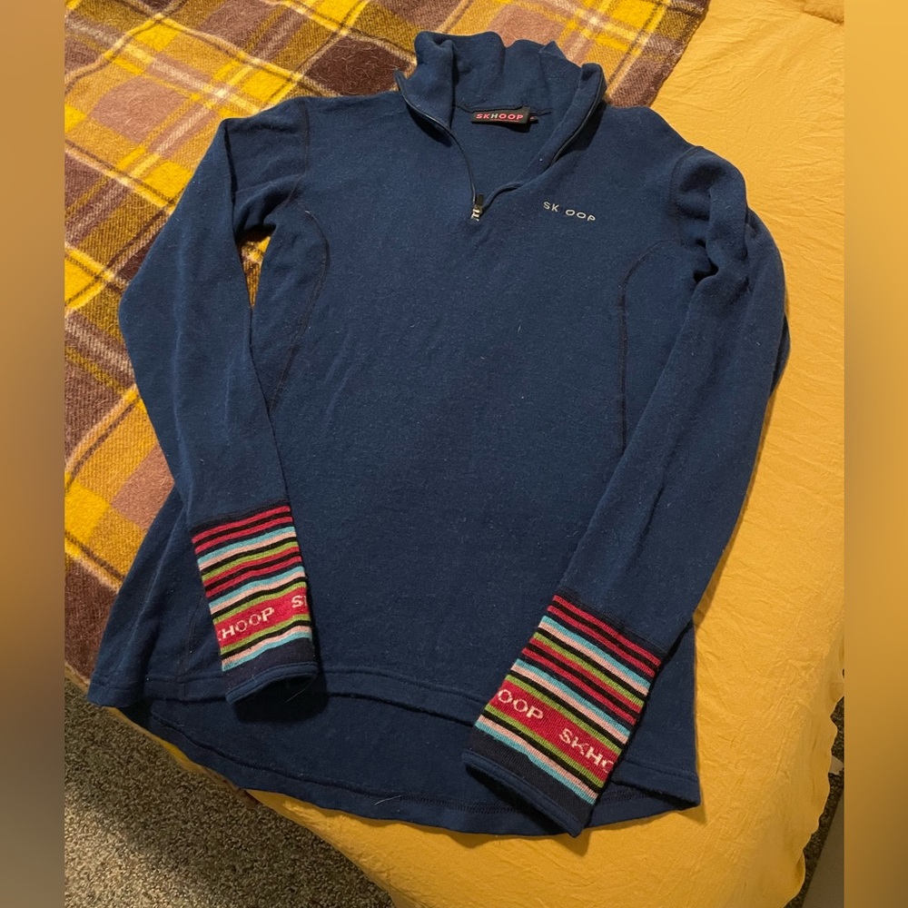 Skhoop base layer with multi color cuffs